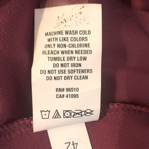 UNDER ARMOUR XL POLO IN RICH BURGUNDY - Picture 9 of 10